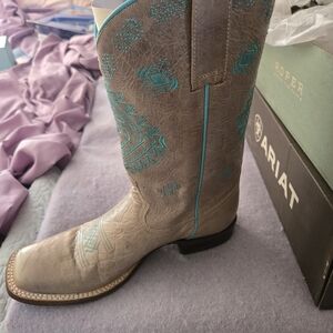 Roper Gray and Blue Shoes with Stylish Design